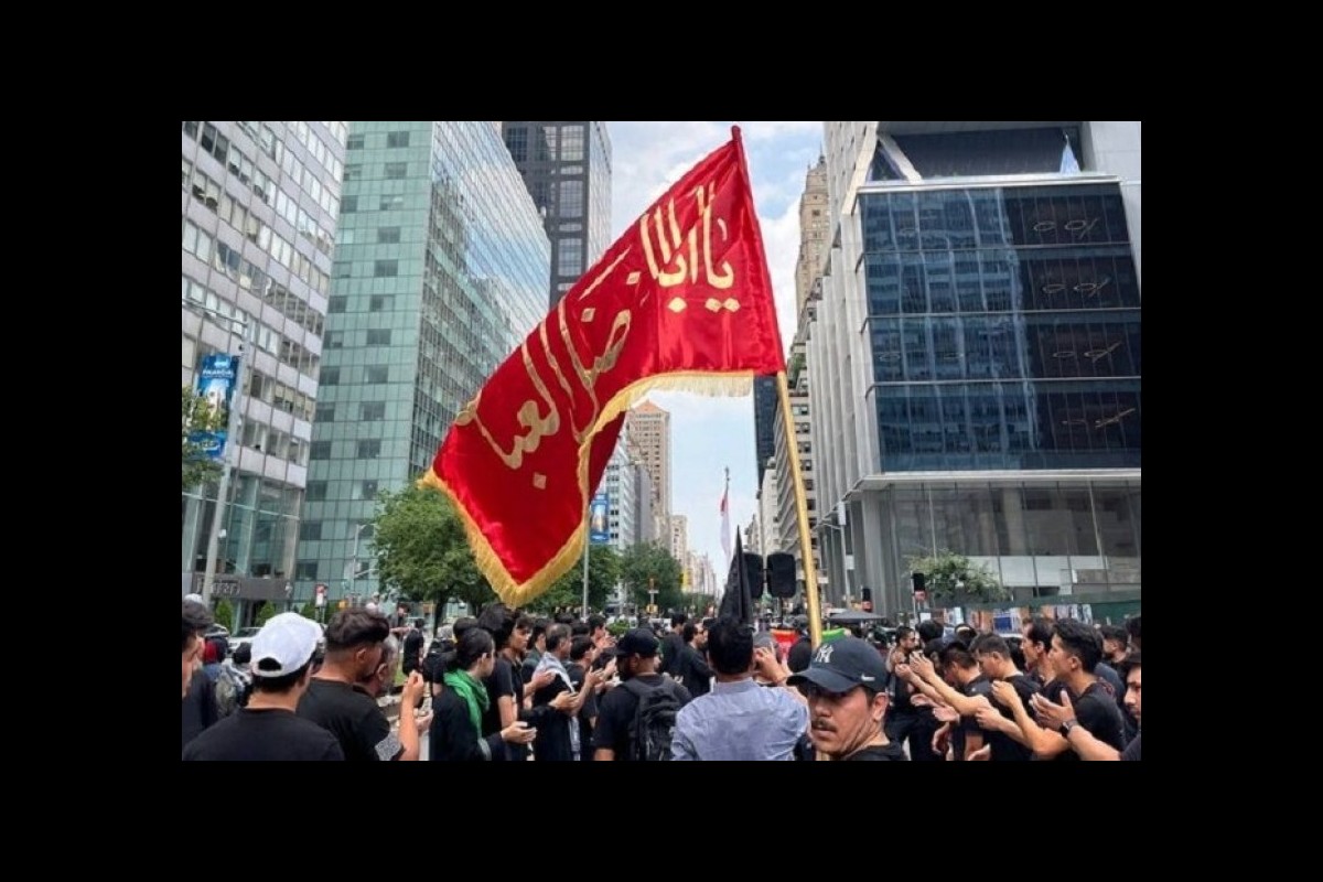 Hossein Day in the heart of New York and the waving of the Hossein flag