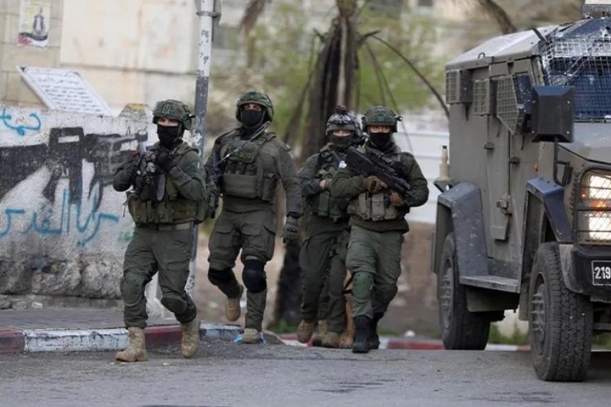 3 شهداء في الضفة الغربية.. وقوات الاحتلال تنسحب من قلنديا وطوباس ودورا تحت النيران
