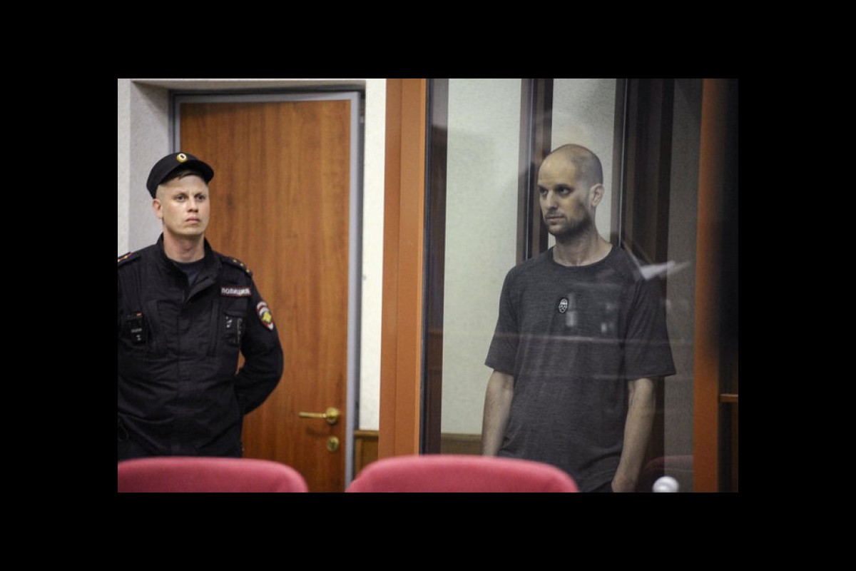 Signs Mount of Imminent Prisoner Exchange Between Russia and the West