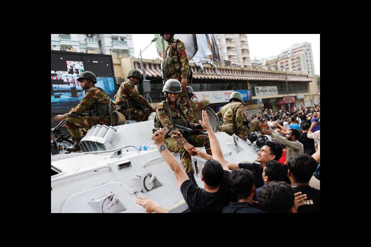 Bangladesh Army Chief Announces Formation of Interim Government Amid Mass Protests