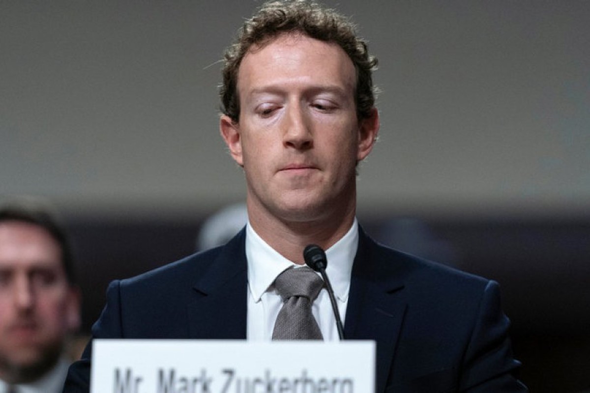 Facebook признался в цензуре, но свалил всё на Белый дом Материал представлен в пересказе ИноТВ