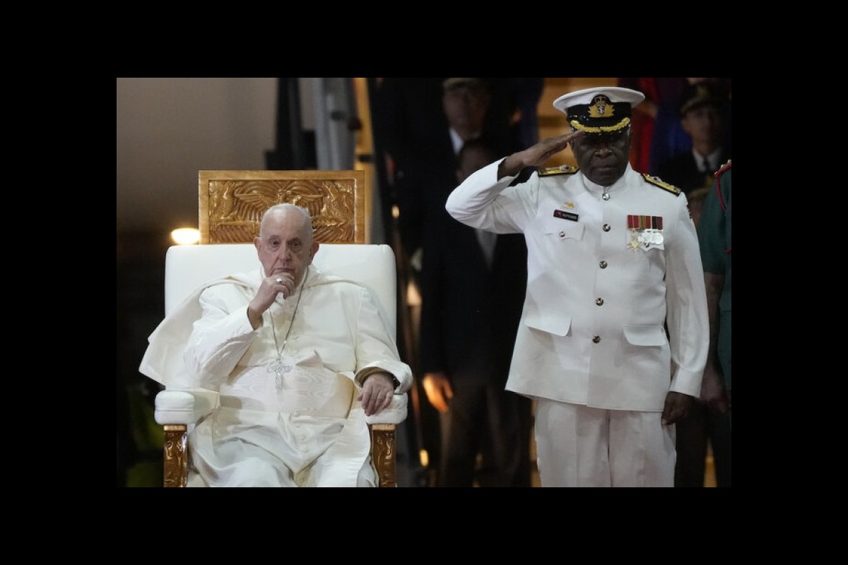 Pope arrives in Papua New Guinea for the second leg of his Southeast Asia and Oceania trip