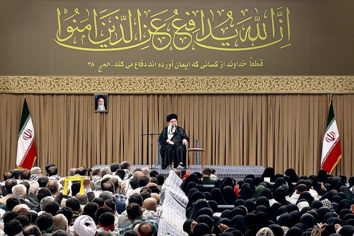 الإمام الخامنئي: النصر النهائي هو حليف حزب الله والمقاومة في فلسطين