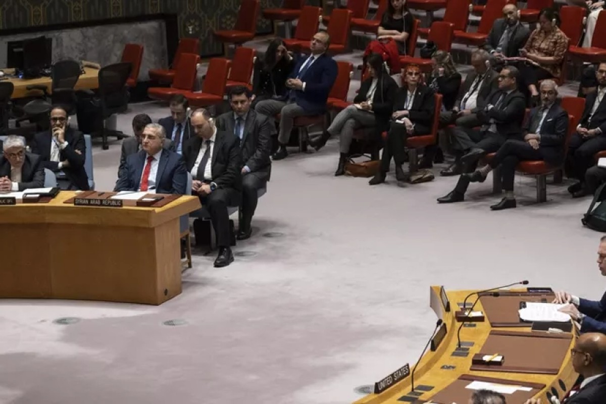 Иран оставил за собой право на законный и легитимный ответ на атаку Израиля