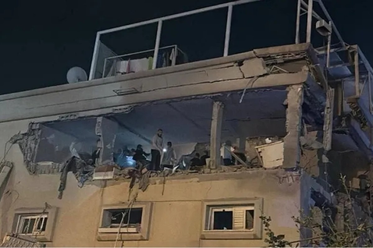 مصابون ودمار كبير بعد قصف من لبنان استهدف "تل أبيب"