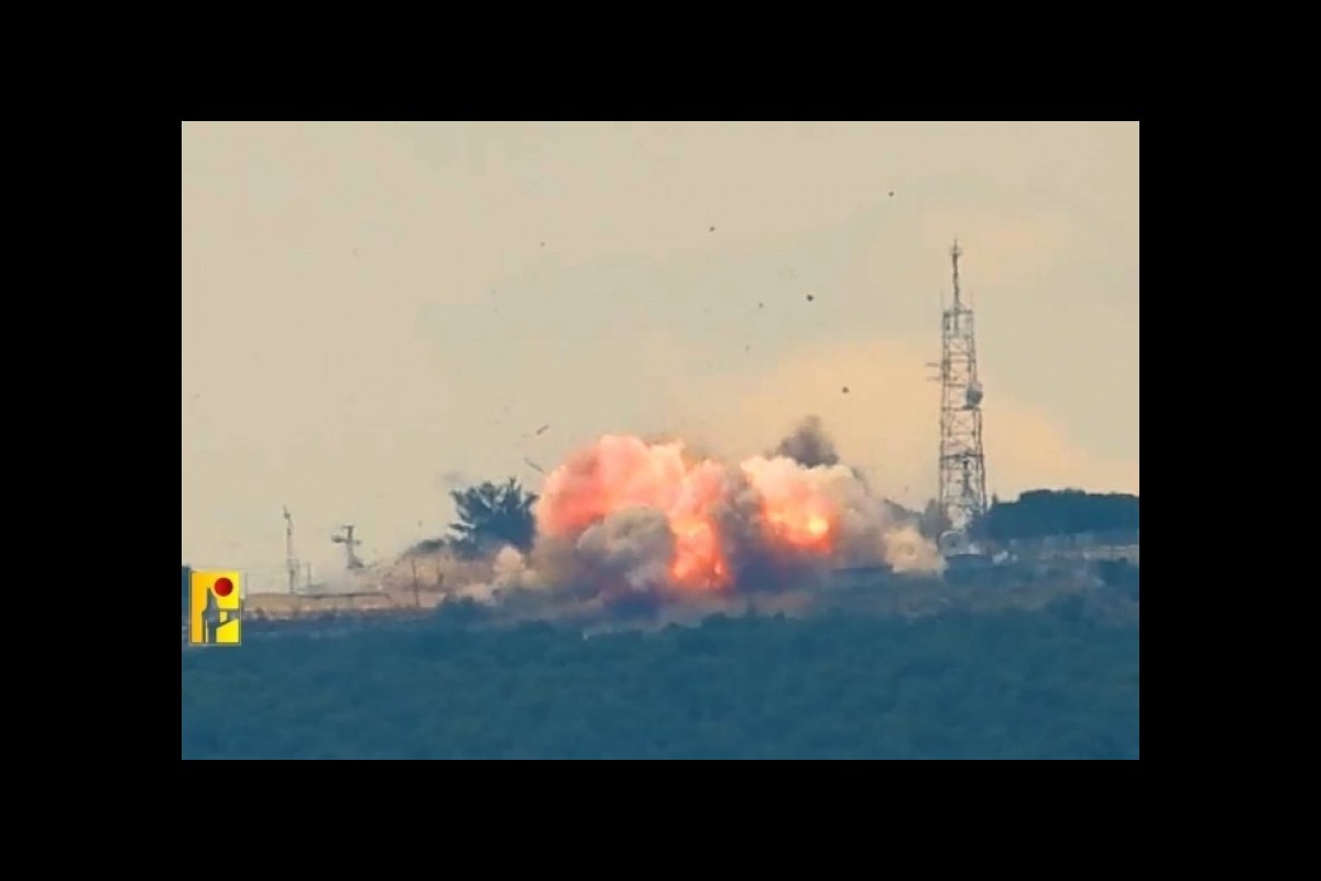 In recent strikes, Hezbollah has targeted which Israeli military bases and factories?