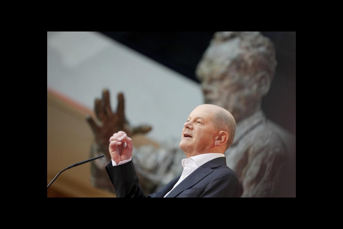 Scholz announces new military aid for Ukraine during surprise visit to Kiev