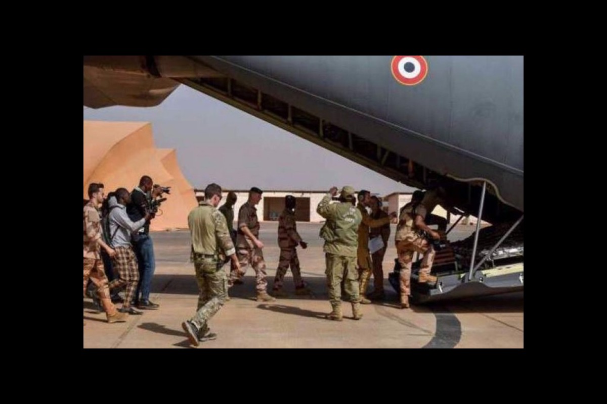 French troops begin leaving Chad