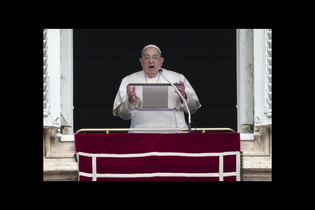 The Immigration Plans of Trump Are Criticized by Pope Francis