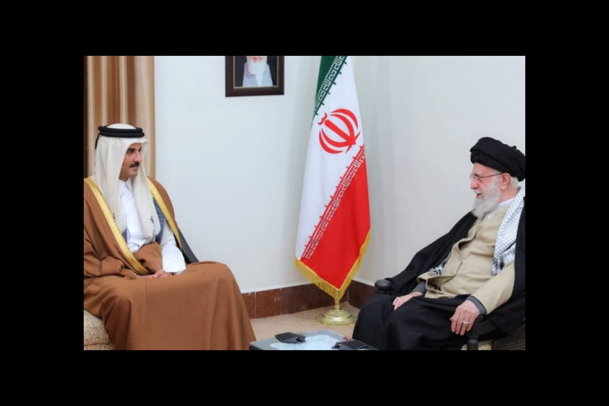 Qatari Emir meets with Iran's Leader of the Islamic Revolution