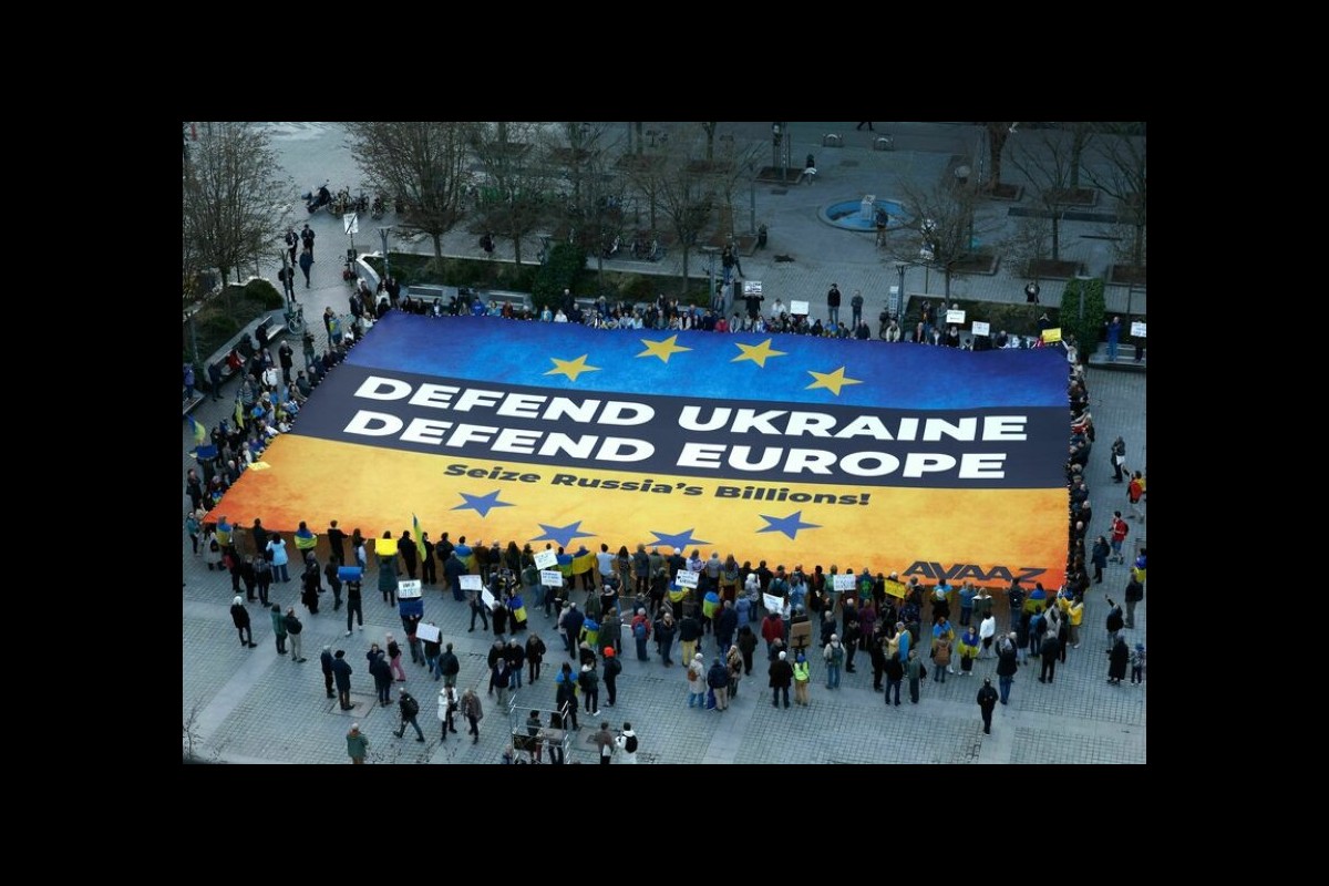 EU summit seeks money for Europe's defense
