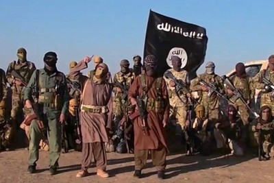في ظل جهود الإغاثة.. من أفلت "داعش" في تدمر؟