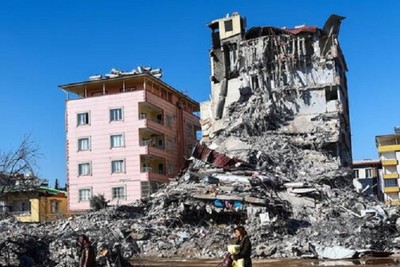 Average, over 50,000 buildings collapsed or destroyed in Turkey