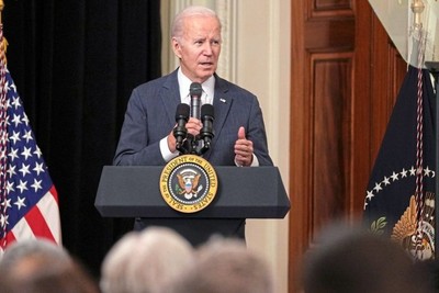 US President: Mysterious flying objects were probably used for research