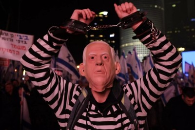Occupied territories, tens of thousands in the streets against Netanyahu