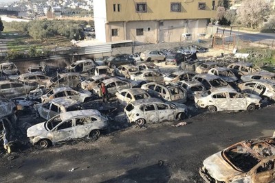 هجمة شرسة للمستوطنين.. ودمار واسع في نابلس