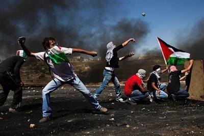 بين تجذر خيار المقاومة الشعبية والمسلحة لدى الشعب الفلسطيني والانقسام والقلق على المصير والوجود في الكيان الصهيوني