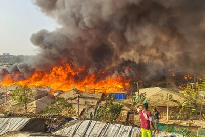 آتش‌سوزی مهیب در اردوگاه پناهجویان «روهینگیا»؛ ۱۲ هزار نفر آواره شدند