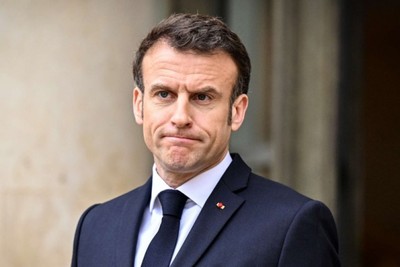 Macron survives vote of confidence