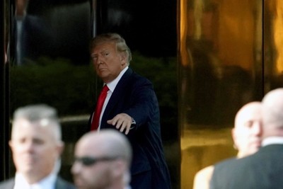 Trump in New York to face criminal charges in historic court appearance