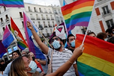 Fifteen EU countries against the Hungarian anti-LGBT+ law. 