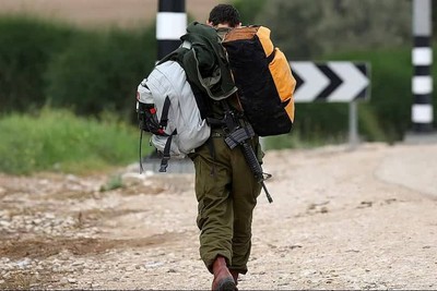 What are the major movements campaigning against serving in the Zionist regime's armed forces?