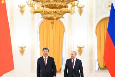 Kremlin, 'vassals of China? Macron has wrong vision'