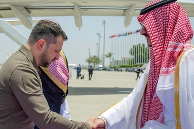 Zelensky invites Bin Salman to Ukraine -  Arab media criticize him