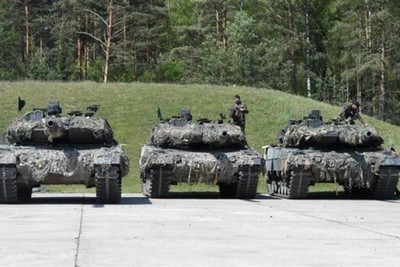 NATO shoots at Serbian protesters