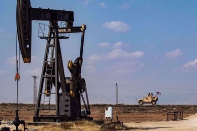 US occupation forces continue to steal Syria's oil