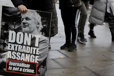 Assange case, Wikileaks, dangerously close to his extradition