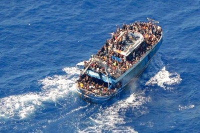 BBC: the fishing boat with the migrants on board remained stationary for seven hours before capsizing
