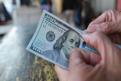 واشنطن تحرم المواطن العراقي من الدواء والكهرباء.. عبر لعبة الدولار