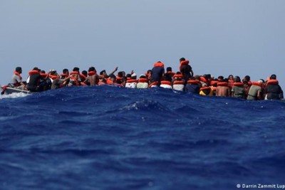 انتشال 13 جثة لمهاجرين ثر غرق مركبهم قبالة سواحل صفاقس التونسية