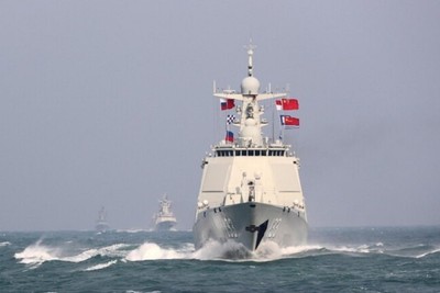 Russian corvettes in port Shanghai. China: 'strengthen the friendship between two countries'