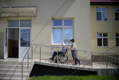 Бесчеловечное поведение в румынских домах престарелых