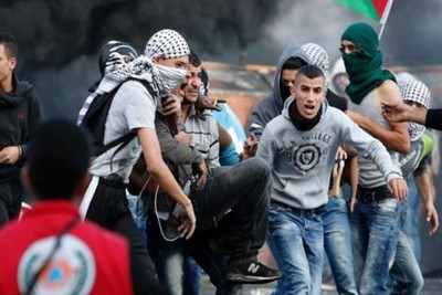 Nabuls, Israeli forces fire at Palestinians 