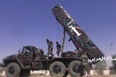 "صواريخ تتجاوز الرادارات الأميركية ".. مشاهد للإعلام الحربي في اليمن تنشر للمرة الأولى