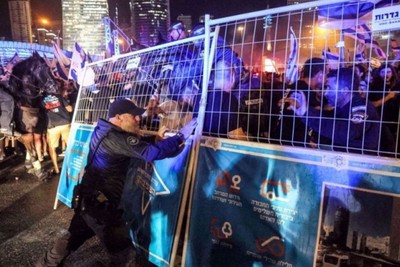 Israeli physicians have declared a strike, while some reserve soldiers have threatened to quit in favor of "judicial reform."