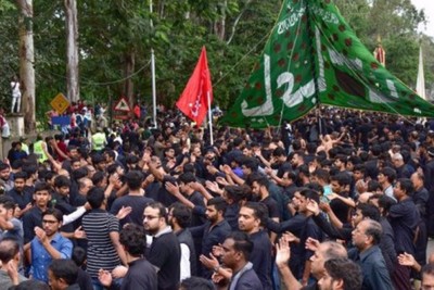 The Indian government lifts a 34-year ban on a Muharram parade in Srinagar.