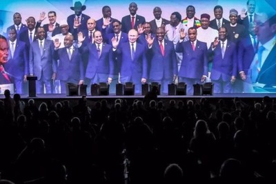 Putin says that African leaders will get free food and calls Western penalties "hypocritical."