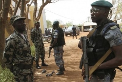 Violent clashes kill six in Mali