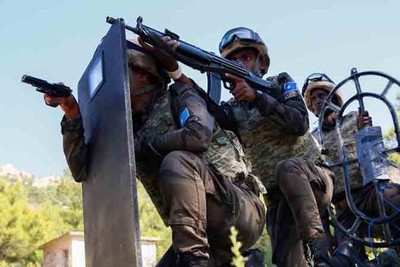 The AU is training 26 Somali police commanders to improve the security situation