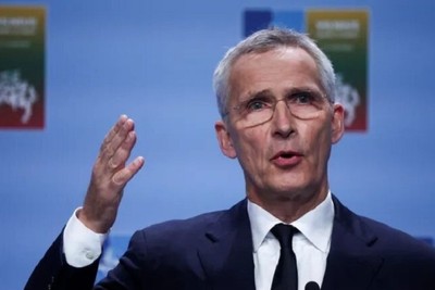 NATO continues to intervene in the military conflict in Ukraine