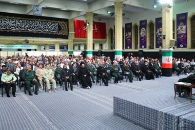 قائد الثورة: مواصلة طريق الشهداء هو السبيل لمواجهة الحرب الهجينة المعادية