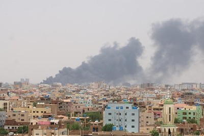 A large explosion shakes the International Airport of the capital of Sudan