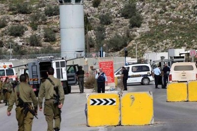 إصابة 4 فلسطينيين برصاص الاحتلال بعد استهداف حاجز في جنين