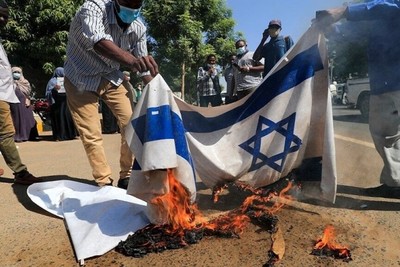 Palestinian Fighters Clash with Israeli Soldiers in the West Bank