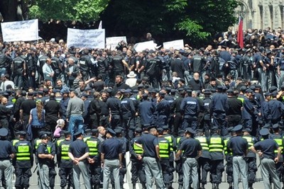 "بلومبرغ": اليمين المتطرف يتقدم في أوروبا الضعيفة مرة أخرى