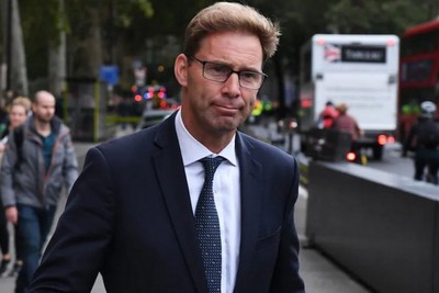 The head of the British Defense Committee has resigned